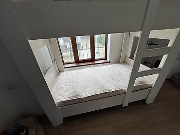 pilləkən tutacaqları: İki mərtəbəli uşaq çarpayısı - Material: ağ rəngli qalın taxta — 1