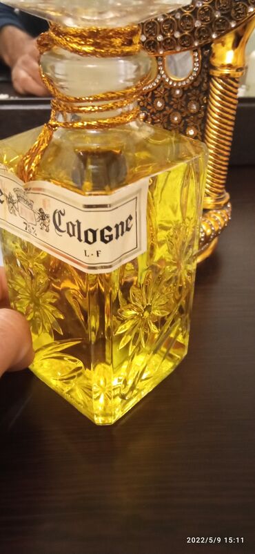 kisi ucun balonka kurtkalar: Kişi ətri İVE Eau De Cologne RAS 75% LF 1986-ci ildə Suriyada