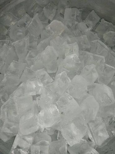 Другие продукты питания: Лёд для напитков в форме кубик используется для охлаждения