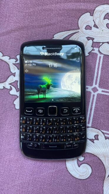 telefon ekran şəkilləri: Blackberry Bold 9790