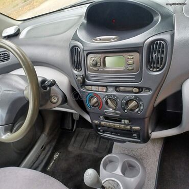 Toyota: Toyota Verso: 1.3 l. | 2002 έ. Χάτσμπακ — 10