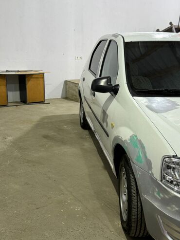 Renault: Renault Logan: 1.6 l | 2012 il 30000 km Sedan