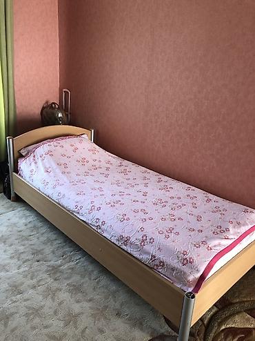 Yeniyetmə üçün tam mebel dəsti satılır. Dəstə daxildir: çarpayı, şkaf
