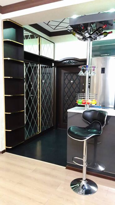 Uzunmüddətli kirayə mənzillər: Xalqlar metrosunun yaxınlığında Oskar restoranına yaxın 18 mertebeli — 6