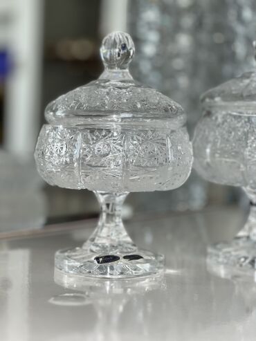 Konfet qabları: Iki ferqli konfet qabi Bomenia crystal Tezedir Две конфетницы