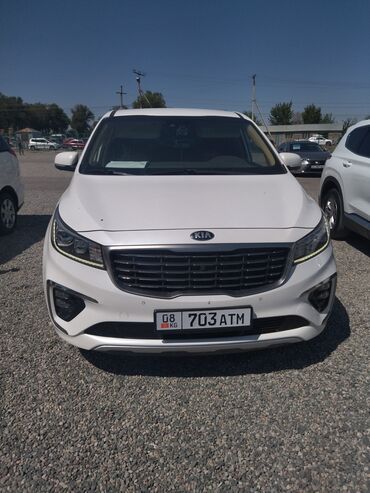 семиместные машины: Представляем белый минивэн Kia Carnival, идеально подходящий для