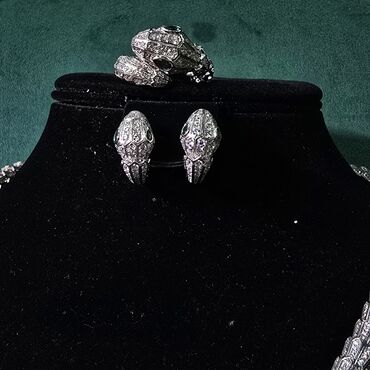 Zərgərlik dəstləri: Dəstə daxildir: Üzük, Sırğa, Boyunbağı, Bvlgari, Gümüş, 925 Əyar — 6