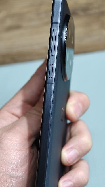 OnePlus: OnePlus 13, Б/у, 256 ГБ, цвет - Черный, 2 SIM — 6