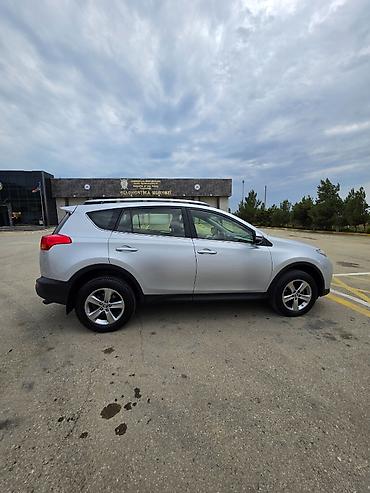 tesla model x: Toyota RAV4: 2 l | 2015 il Ofrouder/SUV — 5