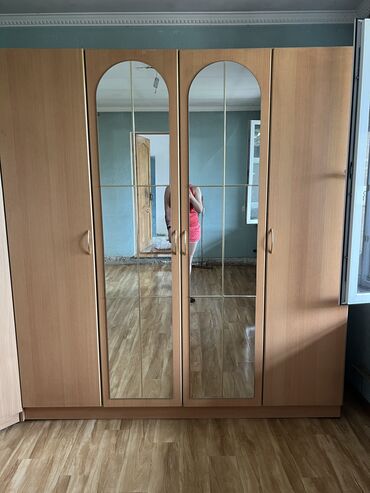 шкаф сатылат: Кийим салуучу шкаф, Колдонулган, Түз, МДФ