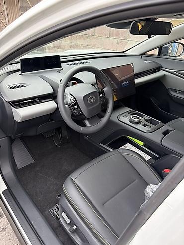 тойота хай: Toyota bZ5: 2026 г., Автомат, Электромобиль, Седан — 3
