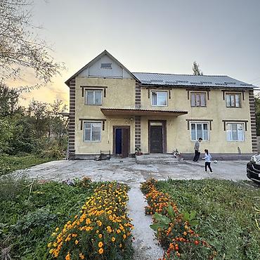 токмок кун чыгыш: 5 бөлмө, 170 м², 10 соток, Беловодское, Менчик ээси — 2