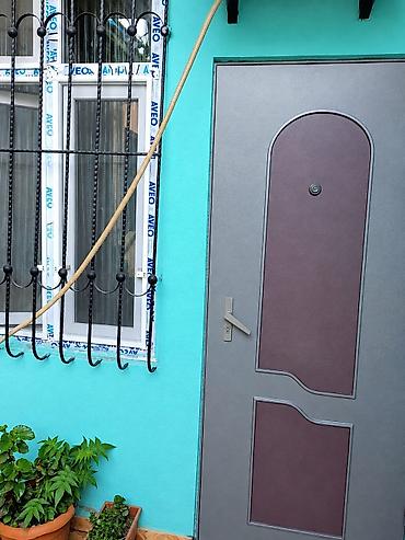 prefabrik ev satilir: 1 otaqlı mənzil – obshiy dvor. kupcali. Bayilda. Bayrag meydanina — 1