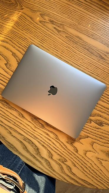 Ноутбуки Apple (MacBook): Apple MacBook Air 13" (M1, 2020) в цвете Space Gray - Чип: Apple M1 - — 7