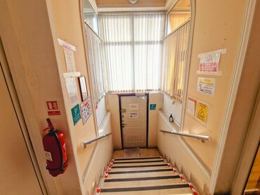 Anbar və emalatxanalar: Səbail rayonu, Badamdar şossesində, 1-ci massivdə əsas yolun üstündə — 6