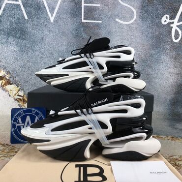 balmain кроссовки: Кросс премиум качествоот италянского бренда Balmain. В городе они