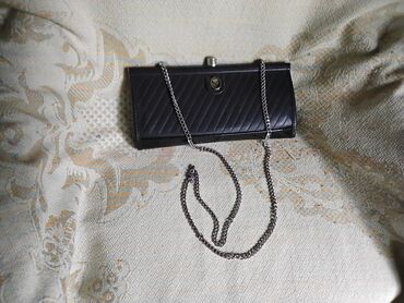 дамская сумка: Маленькая дамская сумочка (клатч), на цепочке, размер 26/12 см