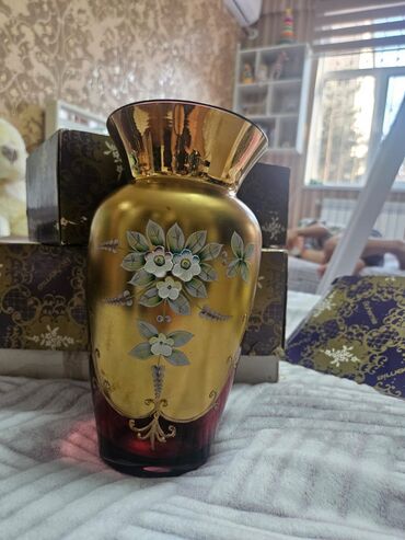 Digər dəstlər və servizlər: Zər ifa incəsənəti üslubunda dekorativ şüşə dəst - Tərkib: 1 ədəd iri — 12