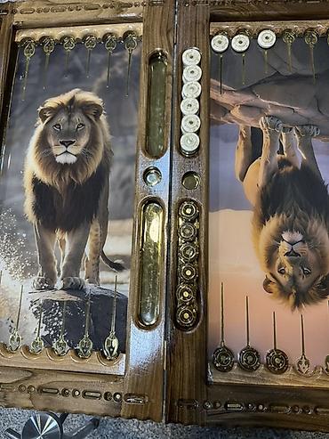 Nərdlər: Şahmat-nərd dəsti – “Aslan” dizaynı ………………………………………… - Material: Təbii — 3