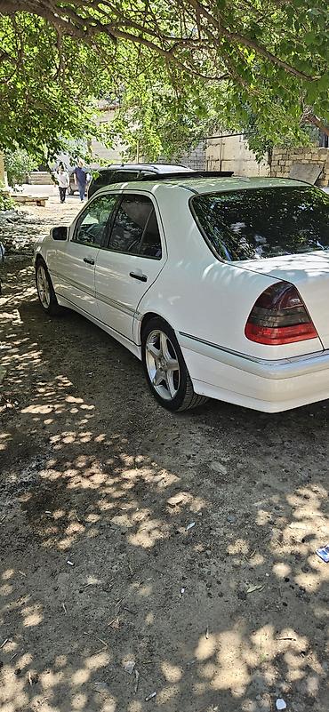 e39 rul: Mercedes-Benz C sinfi sedan (W202) – ağ rəngli, avtomatik ötürmələr — 10