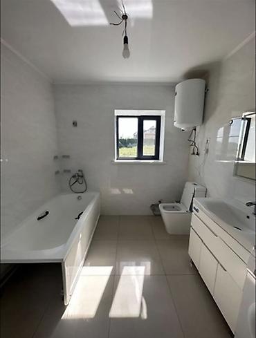 Долгосрочная аренда домов: 200 м², 6 комнат — 5