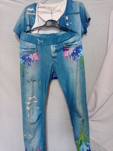 чапан женский бишкек: Продам комплект одежды.
это не джинса лишь имитация.
дырок нет