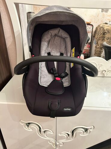 Modullu arabalar: Uşaq arabası – qatlanan, yığcam və möhkəm konstruksiyalı. - Rəng — 50