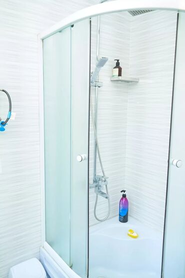 Посуточная аренда комнат: 400 м², С мебелью — 9