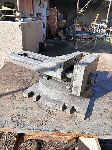 Тиски: Продаю тисы большие производственные, в хорошем состоянии. Прошу — 4