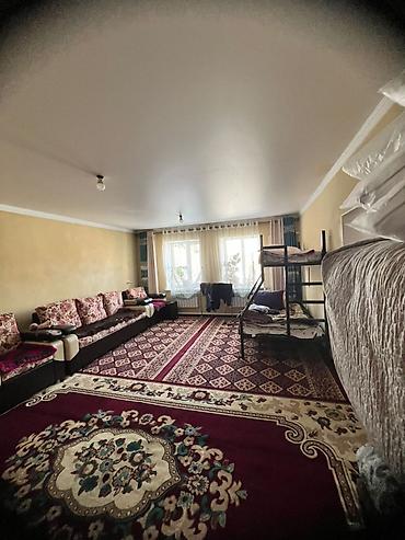 Продажа коттеджей и домов: Кочкор центрдан 5 бөлмөлүү үй сатылат. үйдүн көрүнүшү сүрөттөдүгөй — 7
