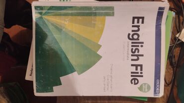 Иностранные языки: Учебники Solutions все по 100, кроме двух частей книг Solutions Upper — 12