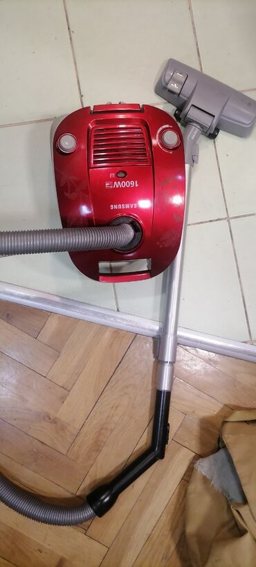 Klasični usisivači: Usisivač SAMSUNG 1600w na papirnu kesu kompletan dobar
Mirjevo na lalafo.rs — 3 Klasični usisivači: Usisivač SAMSUNG 1600w na papirnu kesu kompletan dobar
Mirjevo — 3