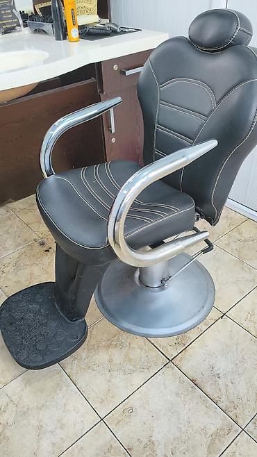 Bərbər/kosmetoloji salon üçün peşəkar kreslo - Qara rəngli, süni dəri