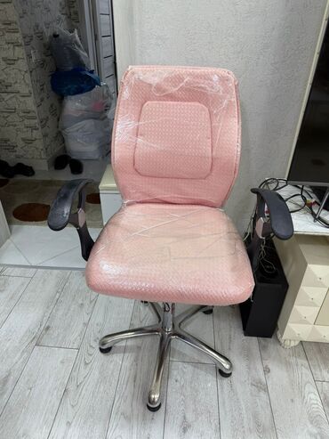 Salon kreslosu satılır. Yaxşı vəziyyətdədir. Qiymət: 70 manat Ünvan