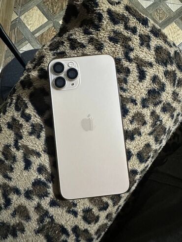 Apple iPhone: IPhone 11 Pro, Б/у, 256 ГБ, Золотой, Зарядное устройство, 72 %