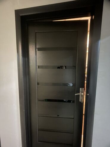 seyf qapi bezekleri: Daxili otaq qapısı – modern dizayn - Material: MDF/taxta əsaslı