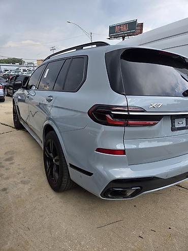 семиместный внедорожник: BMW X7: 2022 г., 3 л, Автомат, Бензин, Кроссовер — 7