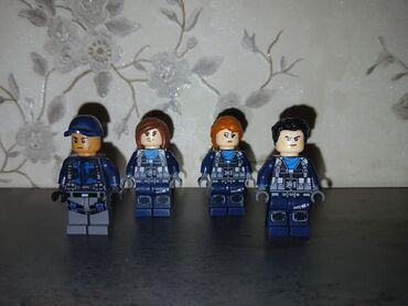 Lego minifigurlar satilir tek tek almaq olar