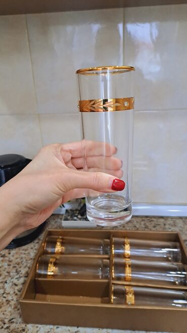 продам бутылки стеклянные: Стаканы, цвет - Золотой, Стекло, Набор из 6 шт.