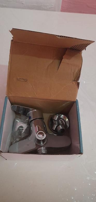 korpu kran: Vanna/duş üçün divar tipli qarışdırıcı kran təzə qutuda - Material — 1