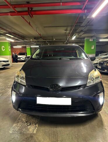 Toyota: Toyota Prius: 1.8 l | 2015 il Hetçbek — 2