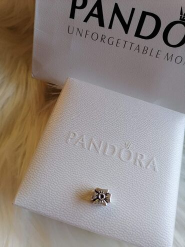 Privesci za nakit: Pandora privesci
1200 komad
Saljemo postexpresom na lalafo.rs — 8 Privesci za nakit: Pandora privesci
1200 komad
Saljemo postexpresom — 8