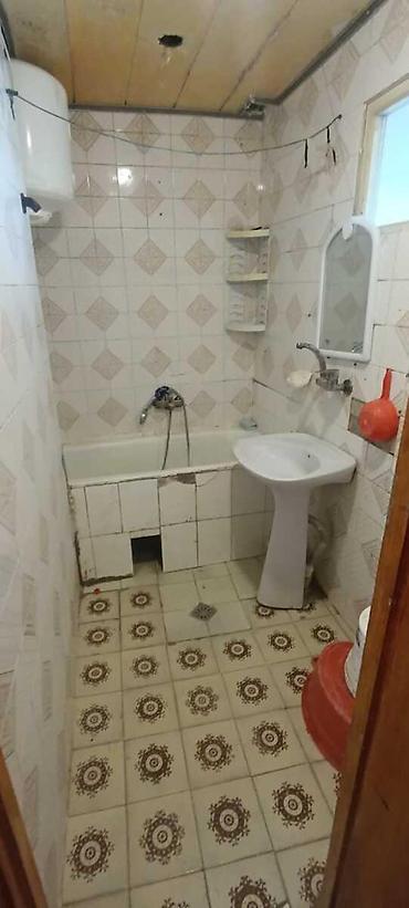 qara qarayev: İcarəyə verilir 2 otaqlı köhnə tikili 70 m², Qara Qarayev m. 470 — 4