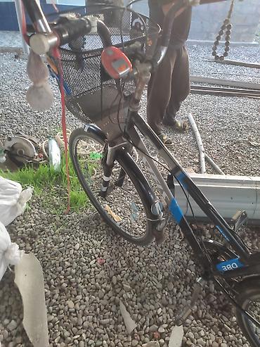 велосипед двухподвес: Şəhər tipli velosiped – 28" təkərlər, ön səbət və arxa yük daşıyıcı — 1