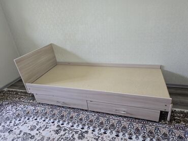 сейф для денег и документов: Односпальная кровать, Б/у, С ящиком для хранения, длина - 192 см