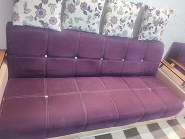 турецкий диван: Диван-кровать, цвет - Фиолетовый, Б/у