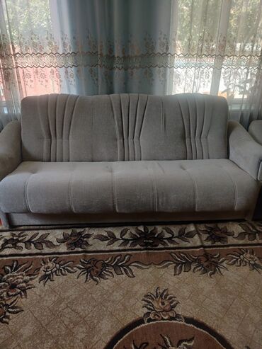 диван для салона красоты: Диван-кровать, цвет - Бежевый, Б/у