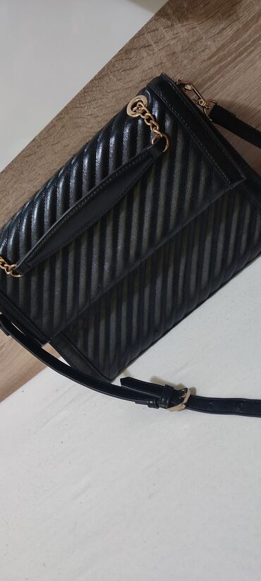 Torbe: Tašnice moje .Cene od 700 do 2500 kožna crna Mango — 4