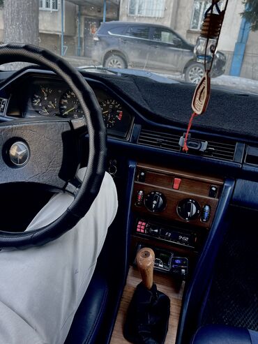 купить автомобиль в кыргызстане: Mercedes-Benz 190: 1988 г., 2 л, Механика, Бензин, Седан