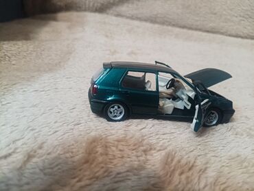 Модели автомобилей: Продаю!!! Модельку Голф3 Гольф3 Golf3 хэчбэк 5-дверный (игрушку) — 8